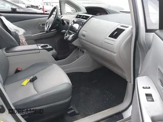 2015 Toyota Prius Two with VIN JTDZN3EU8FJ025687, listed as a IAAI auction lot 41813893 with 81,264 mi miles and . Bid and sale history available at DreamBid. Image 5.
