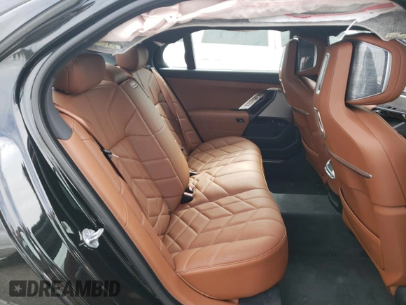 2023 BMW 7 Series 740i z VIN WBA23EH06PCL98645, wystawiony jako Copart lot #53717653 z przebiegiem Nie podano mil oraz . Historia ofert i sprzedaży dostępna na DreamBid. Obrazek 10.