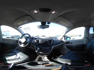 2018 Chrysler Pacifica Touring L with VIN 2C4RC1BG5JR110290, listed as a IAAI auction lot 41855005 with 70,390 mi miles. Bid and sale history available at carsss.com. Image 18.