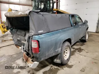 1997 Toyota T100 DX with VIN JT4UN22D1V0037581, listed as a Copart auction lot 87900225 with 276,033 mi miles and Non Repairable. Bid and sale history available at DreamBid. Image 3.