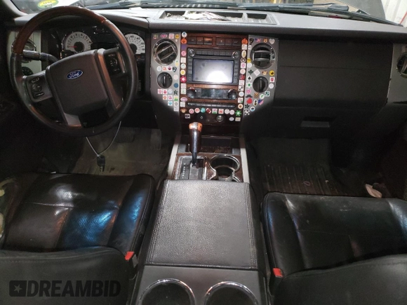2008 Ford Expedition Limited с VIN 1FMFU20528LA34579, выставлен на аукционе Copart как лот 60508305 с пробегом 259 871 миль миль и Списание • Salvage title. История ставок и продаж доступна на DreamBid. Изображение 8.