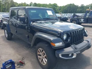 2023 Jeep Gladiator Sport S with VIN 1C6HJTAGXPL543319, listed as a IAAI auction lot 42499587 with 45,140 mi miles and . Bid and sale history available at DreamBid. Image 1.