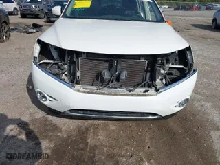 2013 Nissan Pathfinder SL with VIN 5N1AR2MN2DC650590, listed as a IAAI auction lot 41613958 with 111,264 mi miles. Bid and sale history available at carsss.com. Image 6.