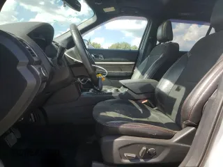 2018 Ford Explorer XLT с VIN 1FM5K8D81JGA62185, выставлен на аукционе Copart как лот 62509555 с пробегом 77 262 миль миль и Списание • Salvage title. История ставок и продаж доступна на DreamBid. Изображение 7.