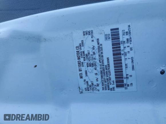 2007 Ford F-150 XL z VIN 1FTRF12257KB83095, wystawiony jako Copart lot #60567795 z przebiegiem 133 543 mil mil oraz Szkoda całkowita • Salvage title. Historia ofert i sprzedaży dostępna na DreamBid. Obrazek 13.