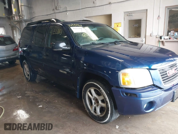 2004 GMC Envoy XL SLE with VIN 1GKET16S746189409, listed as a IAAI auction lot 41255883 with 177,785 mi miles. Bid and sale history available at carsss.com. Image 1.
