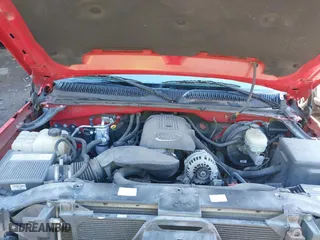2006 Chevrolet Silverado 1500 LT1 with VIN 2GCEK13TX61173467, listed as a IAAI auction lot 41845953 with 201,552 mi miles. Bid and sale history available at carsss.com. Image 10.