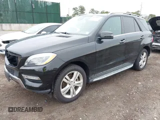2013 Mercedes-Benz M ML 350 with VIN 4JGDA5HB3DA138368, listed as a IAAI auction lot 41958922 with 114,576 mi miles. Bid and sale history available at carsss.com. Image 2.
