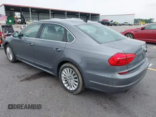 2016 Volkswagen Passat SE z VIN 1VWBT7A36GC007977, wystawiony jako IAAI lot #42433371 z przebiegiem 124 064 mil mil oraz . Historia ofert i sprzedaży dostępna na DreamBid. Obrazek 3.