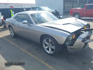 2017 Dodge Challenger R/T Shaker z VIN 2C3CDZBT1HH582926, wystawiony jako IAAI lot #41793368 z przebiegiem 65 322 mil mil oraz . Historia ofert i sprzedaży dostępna na DreamBid. Obrazek 1.