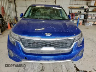 2021 Kia Seltos S z VIN KNDEU2AA7M7227096, wystawiony jako Copart lot #58540325 z przebiegiem 42 322 mil mil oraz Czysty tytuł • Clean title. Historia ofert i sprzedaży dostępna na DreamBid. Obrazek 5.