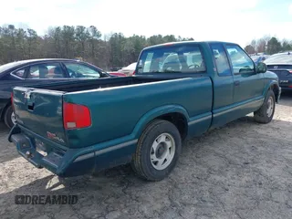 1997 GMC Sonoma SLS with VIN 1GTCS19X4V8528209, listed as a IAAI auction lot 41576867 with 217,993 mi miles. Bid and sale history available at carsss.com. Image 4.