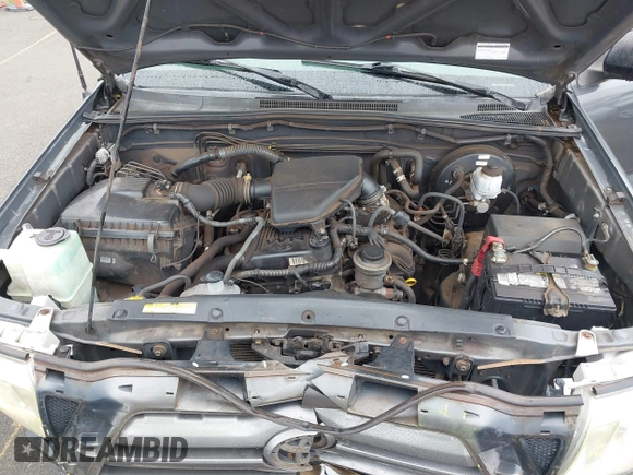 2010 Toyota Tacoma with VIN 5TENX4CN5AZ692063, listed as a IAAI auction lot 41587511 with 117,098 mi miles. Bid and sale history available at carsss.com. Image 10.