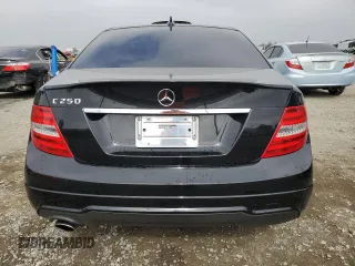 2013 Mercedes-Benz C 250 Sport с VIN WDDGF4HB1DA859663, выставлен на аукционе Copart как лот 60517295 с пробегом 80 699 миль миль и Списание • Salvage title. История ставок и продаж доступна на DreamBid. Изображение 6.