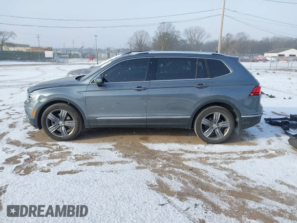 2018 Volkswagen Tiguan SEL Premium with VIN 3VV5B7AX9JM103745, listed as a IAAI auction lot 40993940 with 67,398 mi miles and . Bid and sale history available at DreamBid. Image 14.
