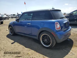 2012 MINI Hardtop z VIN WMWSU3C5XCT368997, wystawiony jako Copart lot #54622735 z przebiegiem 104 261 mil mil oraz Szkoda całkowita • Salvage title. Historia ofert i sprzedaży dostępna na DreamBid. Obrazek 2.