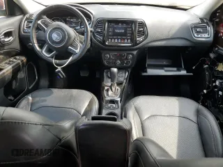 2020 Jeep Compass Limited z VIN 3C4NJDCB7LT193830, wystawiony jako Copart lot #60844545 z przebiegiem 42 634 mil mil oraz Szkoda całkowita • Salvage title. Historia ofert i sprzedaży dostępna na DreamBid. Obrazek 8.