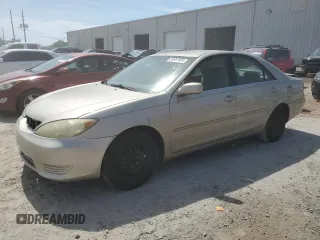 2005 Toyota Camry STD z VIN 4T1BE32K25U558485, wystawiony jako Copart lot #58557485 z przebiegiem 174 747 mil mil oraz Szkoda całkowita • Salvage title. Historia ofert i sprzedaży dostępna na DreamBid. Obrazek 1.