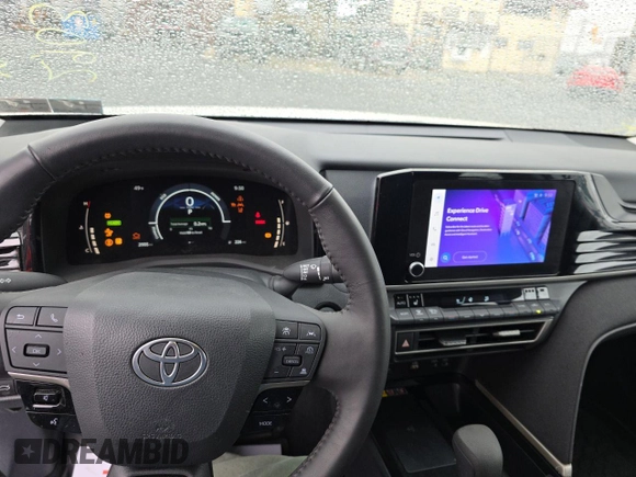 2025 Toyota Camry LE with VIN 4T1DAACK5SU004876, listed as a Copart auction lot 52281625 with 2,903 mi miles and Salvage Title. Bid and sale history available at carsss.com. Image 8.