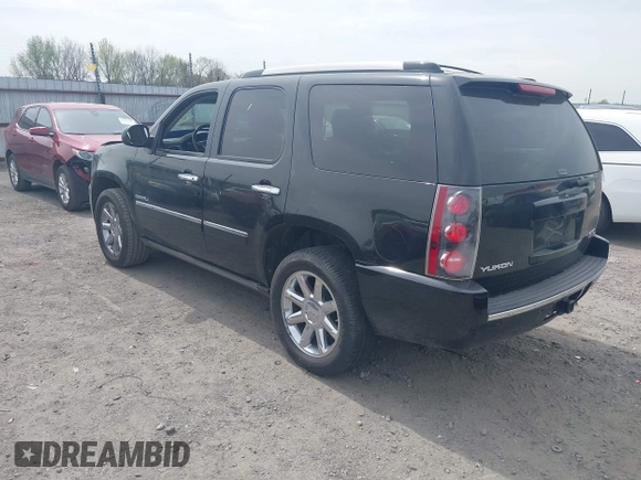 2014 GMC Yukon Denali z VIN 1GKS1EEFXER113493, wystawiony jako IAAI lot #41742662 z przebiegiem 150 382 mil mil oraz . Historia ofert i sprzedaży dostępna na DreamBid. Obrazek 3.