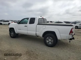 2014 Toyota Tacoma PreRunner with VIN 5TFTU4GN2EX063951, listed as a Copart auction lot 52083875 with 205,969 mi miles and Salvage title. Bid and sale history available at DreamBid. Image 2.