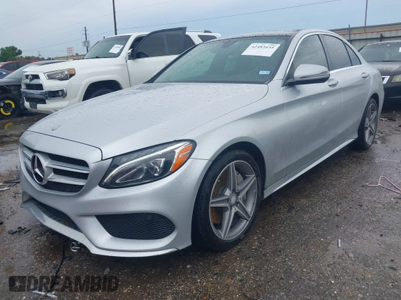 2016 Mercedes-Benz C 300 Luxury z VIN 55SWF4KBXGU177745, wystawiony jako IAAI lot #42483435 z przebiegiem 46 224 mil mil oraz . Historia ofert i sprzedaży dostępna na DreamBid. Obrazek 17.