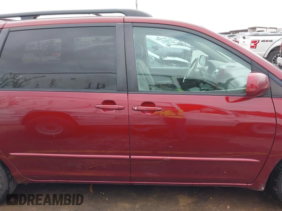 2004 Toyota Sienna XLE z VIN 5TDZA22C24S148709, wystawiony jako IAAI lot #42144527 z przebiegiem 199 711 mil mil oraz . Historia ofert i sprzedaży dostępna na DreamBid. Obrazek 14.