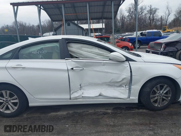 2013 Hyundai Sonata GLS with VIN 5NPEB4AC8DH704973, listed as a IAAI auction lot 41161470 with 127,902 mi miles and . Bid and sale history available at DreamBid. Image 17.