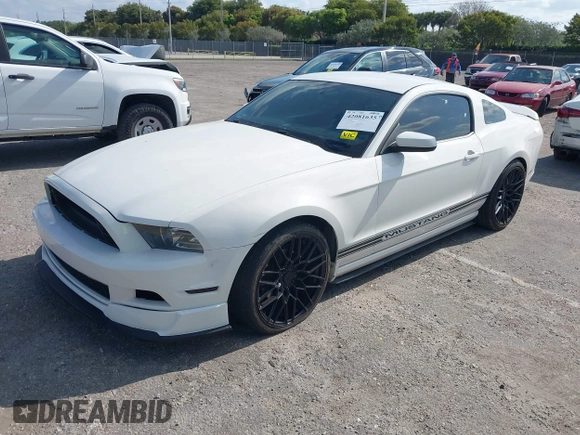 2013 Ford Mustang V6 z VIN 1ZVBP8AM2D5250074, wystawiony jako IAAI lot #42081635 z przebiegiem 135 958 mil mil oraz . Historia ofert i sprzedaży dostępna na DreamBid. Obrazek 17.