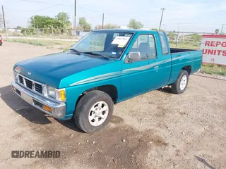 1997 Nissan Frontier XE z VIN 1N6SD16SXVC330579, wystawiony jako IAAI lot #41867843 z przebiegiem 135 434 mil mil oraz . Historia ofert i sprzedaży dostępna na DreamBid. Obrazek 2.