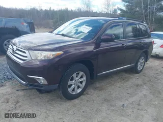 2011 Toyota Highlander with VIN 5TDBK3EH8BS059381, listed as a IAAI auction lot 41894262 with 138,520 mi miles. Bid and sale history available at carsss.com. Image 17.