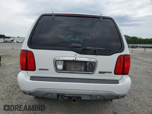 2001 Lincoln Navigator z VIN 5LMFU28R71LJ18097, wystawiony jako Copart lot #56051245 z przebiegiem Nie podano mil oraz Tytuł czysty. Historia ofert i sprzedaży dostępna na DreamBid. Obrazek 6.