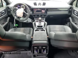 2023 Porsche Cayenne with VIN WP1BK2AY8PDA39066, listed as a Copart auction lot 60699995 with 7,785 mi miles and Salvage title. Bid and sale history available at DreamBid. Image 8.