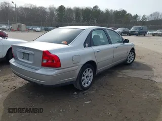 2005 Volvo S80 with VIN YV1TS592351393741, listed as a IAAI auction lot 41463037 with 1 mi miles. Bid and sale history available at carsss.com. Image 4.