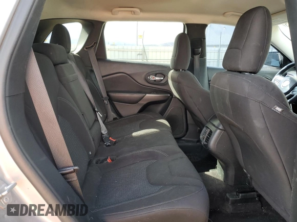 2019 Jeep Cherokee Latitude z VIN 1C4PJLCBXKD204746, wystawiony jako Copart lot #50268185 z przebiegiem 90 796 mil mil oraz Szkoda całkowita • Salvage title. Historia ofert i sprzedaży dostępna na DreamBid. Obrazek 12.