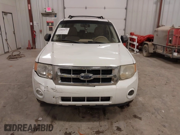 2008 Ford Escape XLT with VIN 1FMCU93128KA82058, listed as a IAAI auction lot 42005473 with 199,016 mi miles. Bid and sale history available at carsss.com. Image 6.