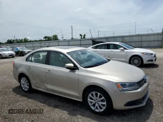 2013 Volkswagen Jetta SE z VIN 3VWDP7AJ6DM212821, wystawiony jako Copart lot #63791895 z przebiegiem 95 119 mil mil oraz Szkoda całkowita • Salvage title. Historia ofert i sprzedaży dostępna na DreamBid. Obrazek 4.