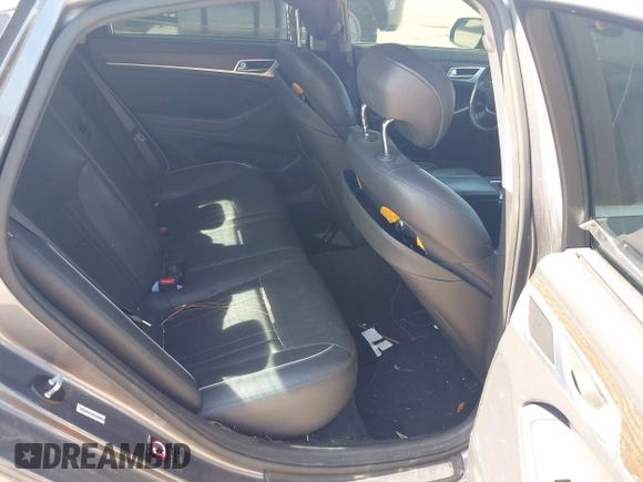 2015 Hyundai Genesis 5.0L with VIN KMHGN4JF4FU024633, listed as a IAAI auction lot 42187544 with 185,178 mi miles. Bid and sale history available at carsss.com. Image 8.