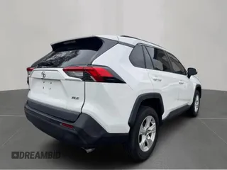 2021 Toyota RAV4 XLE with VIN 2T3W1RFV4MC139243, listed as a Copart auction lot 54453785 with 1 mi miles and Clean Title. Bid and sale history available at carsss.com. Image 4.