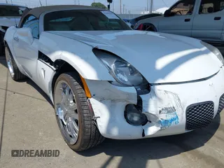 2007 Pontiac Solstice z VIN 1G2MB35B97Y141396, wystawiony jako IAAI lot #42443705 z przebiegiem 118 933 mil mil oraz . Historia ofert i sprzedaży dostępna na DreamBid. Obrazek 6.