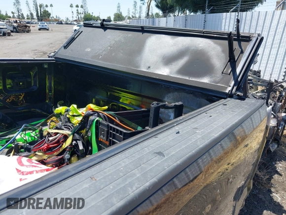 2018 Ford F-250 XL with VIN 1FT7W2BT3JEB60474, listed as a IAAI auction lot 42583388 with Not provided miles and . Bid and sale history available at DreamBid. Image 14.