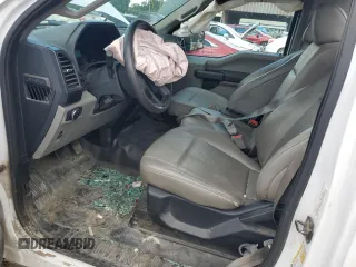 2020 Ford F-150 XL z VIN 1FTMF1EB6LKD12333, wystawiony jako Copart lot #56359485 z przebiegiem 124 979 mil mil oraz Szkoda całkowita • Salvage title. Historia ofert i sprzedaży dostępna na DreamBid. Obrazek 7.