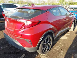 2018 Toyota C-HR XLE with VIN NMTKHMBX5JR008661, listed as a IAAI auction lot 42105871 with 52,306 mi miles. Bid and sale history available at carsss.com. Image 4.