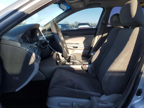 2010 Honda Accord EX z VIN 1HGCP3F79AA012370, wystawiony jako Copart lot #85742824 z przebiegiem 147 834 mil mil oraz Szkoda całkowita • Salvage title. Historia ofert i sprzedaży dostępna na DreamBid. Obrazek 7.
