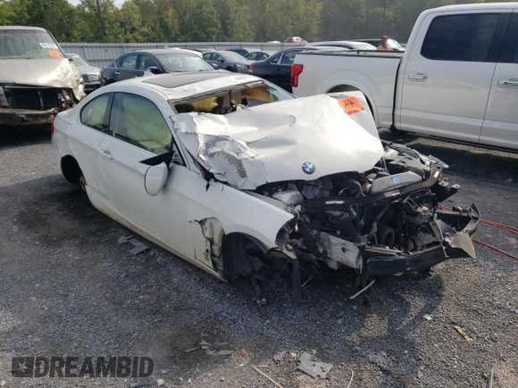 2008 BMW 3 Series 328i with VIN WBAWB335X8P133586, listed as a Copart auction lot 71938584 with 0 mi miles and Salvage Title. Bid and sale history available at carsss.com. Image 4.