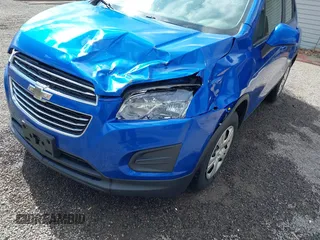 2015 Chevrolet Trax LS with VIN KL7CJKSBXFB235486, listed as a IAAI auction lot 41875595 with 125,301 mi miles. Bid and sale history available at carsss.com. Image 6.