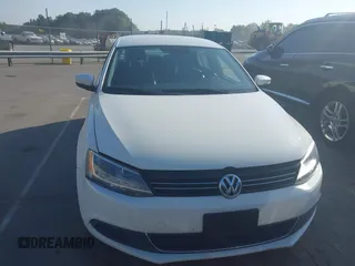 2014 Volkswagen Jetta SE с VIN 3VWD17AJ3EM222192, выставлен на аукционе IAAI как лот 42794521 с пробегом 138 199 миль миль и . История ставок и продаж доступна на DreamBid. Изображение 6.