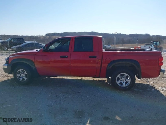 2005 Dodge Dakota SLT with VIN 1D7HE48N65S320064, listed as a IAAI auction lot 41276075 with 183,949 mi miles. Bid and sale history available at carsss.com. Image 14.