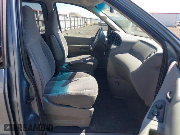 2000 Ford Windstar LX with VIN 2FMZA5143YBC14733, listed as a IAAI auction lot 42190856 with 138,024 mi miles and . Bid and sale history available at carsss.com. Image 5.