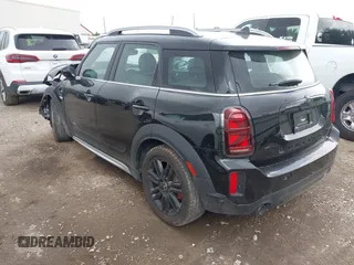 2022 MINI Countryman Cooper S with VIN WMZ83BR06N3N90333, listed as a IAAI auction lot 42629529 with 24,871 mi miles and . Bid and sale history available at DreamBid. Image 3.